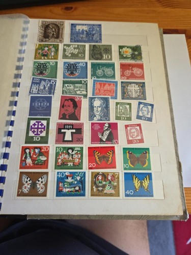 Altes briefmarkenalbum - briefmarkenalbum, –