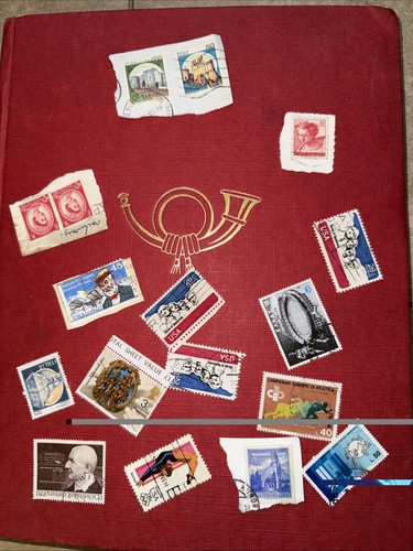 Briefmarkenalbum mit 667